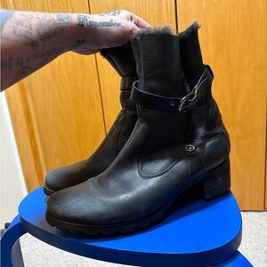 Black Leather Ankle Boots with Buckle and Faux fur lining